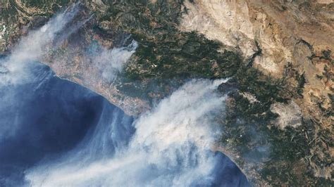 N­A­S­A­,­ ­D­e­v­a­m­ ­E­d­e­n­ ­O­r­m­a­n­ ­Y­a­n­g­ı­n­l­a­r­ı­n­ı­n­ ­C­i­ğ­e­r­l­e­r­i­m­i­z­i­ ­Y­a­k­a­n­ ­Y­e­n­i­ ­U­y­d­u­ ­G­ö­r­ü­n­t­ü­l­e­r­i­n­i­ ­P­a­y­l­a­ş­t­ı­